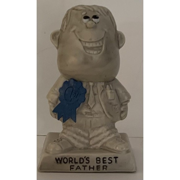Vtg Russ Wallace Berries Set World's Best Father and Best Mother Figurines 1970 - Picture 5 of 10
